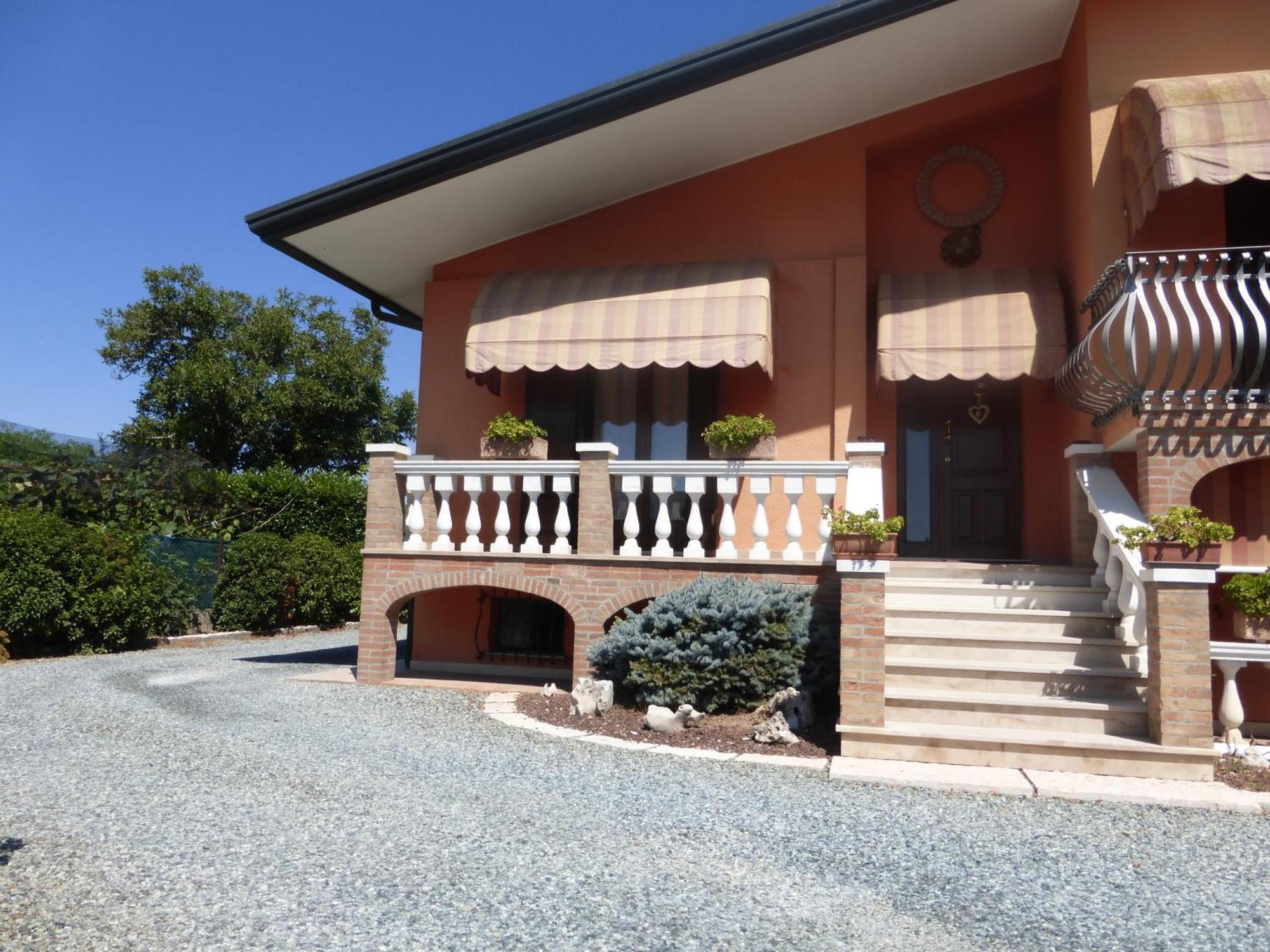 Appartamento Yestravel Noale Exterior photo